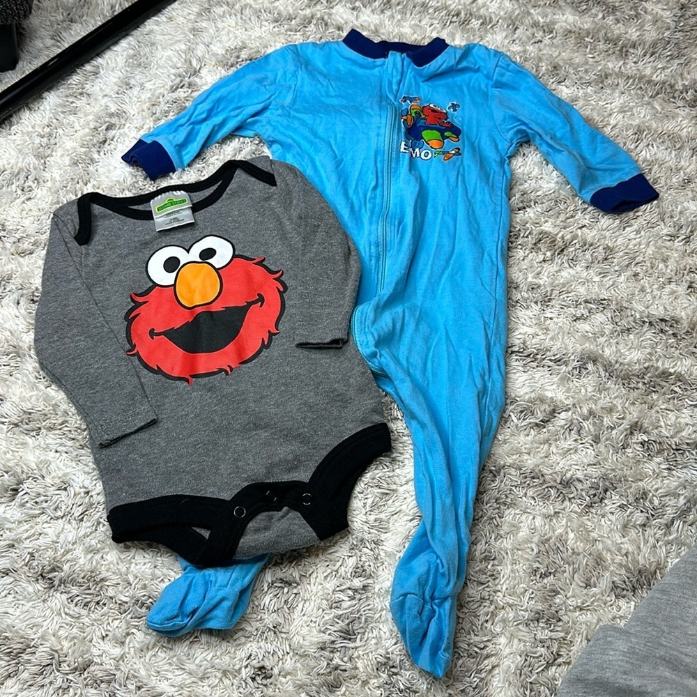 🧡 Vintage 0/3m Elmo Sesame Street sleepers and onesie in excellent condition
